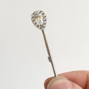 Teardrop | Pear Shaped Cubic Zirconia Accented Halo Arranged Vintage Tiny Brooch
